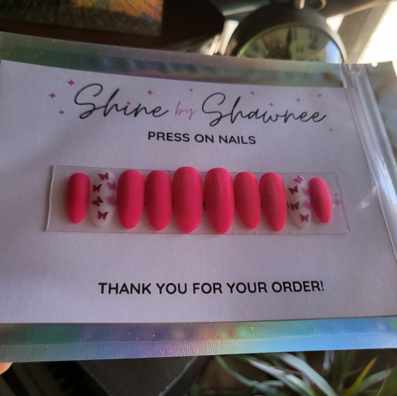 Handmade Luxury Press-On Nails | Sturdy & Reusable | PINK BUTTERFLIES - Picture 3 of 9